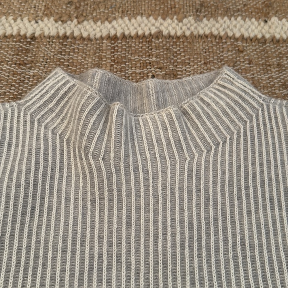 Club Monaco Cashmere Silk Mock Neck Sweater Gray Cream Large - Picture 2 of 6